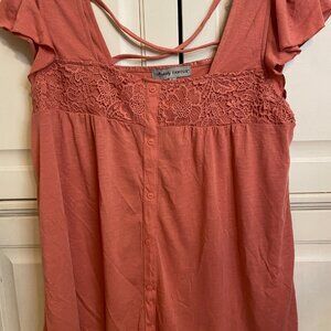 Women's Top Size Large Absolutely FAMOUS